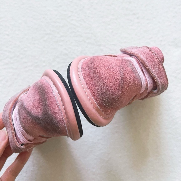 Jack &Lily My Shoes Pink Suede Moccasins Shoes 12-18m Genuine Vegan - Picture 3 of 6